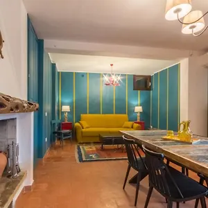Con Grande Giardino Ad 800 Mt Dal Mare Capitana